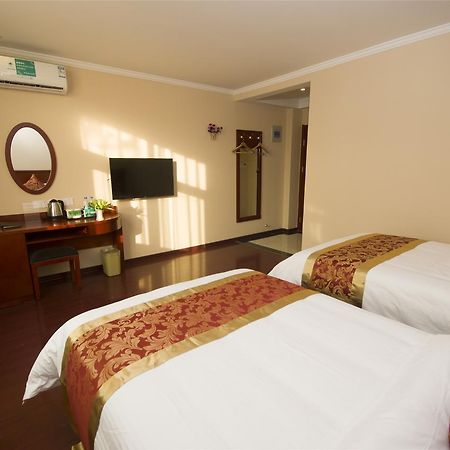 Greentree Inn Jiangsu Yancheng Dongtai Honglan Road Pedestrian Street Express Hotel Bagian luar foto