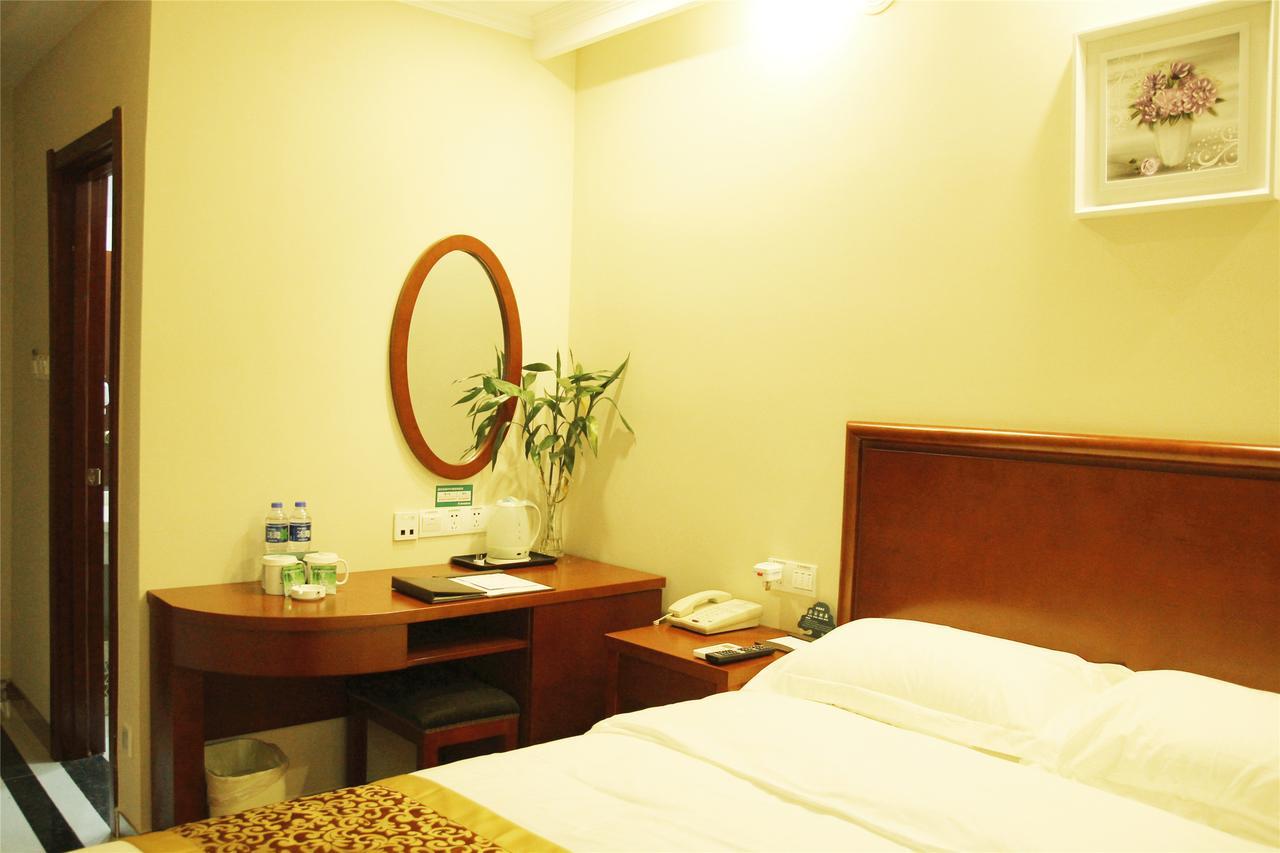 Greentree Inn Jiangsu Yancheng Dongtai Honglan Road Pedestrian Street Express Hotel Bagian luar foto